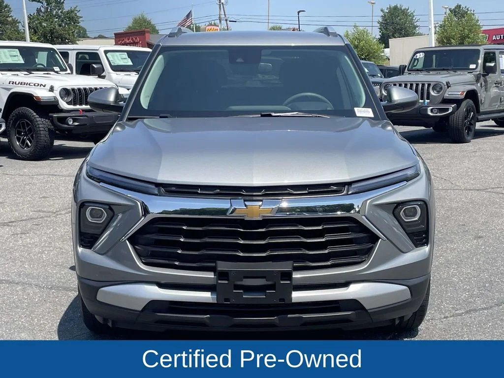 Used 2025 Gray Chevrolet LT image 3