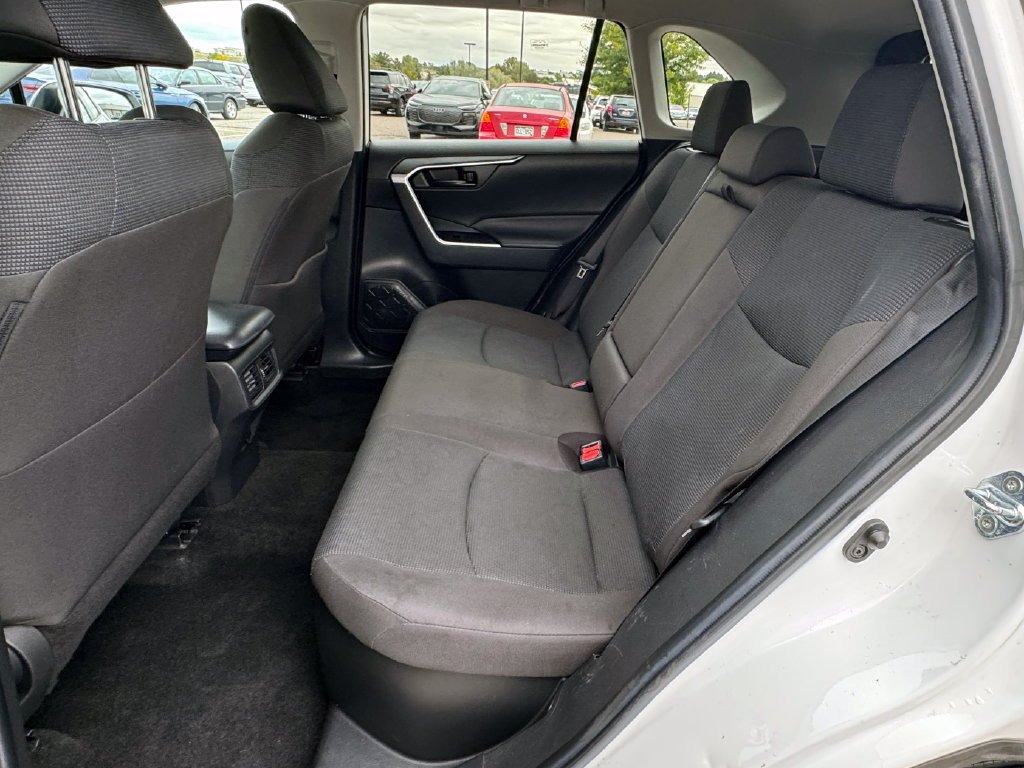 Used 2022 White Toyota LE image 34