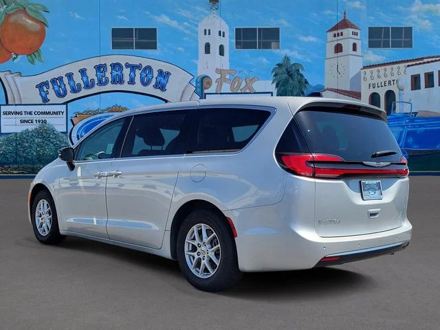 Certified Used 2024 Silver Mist Clearcoat Chrysler Touring L image 3