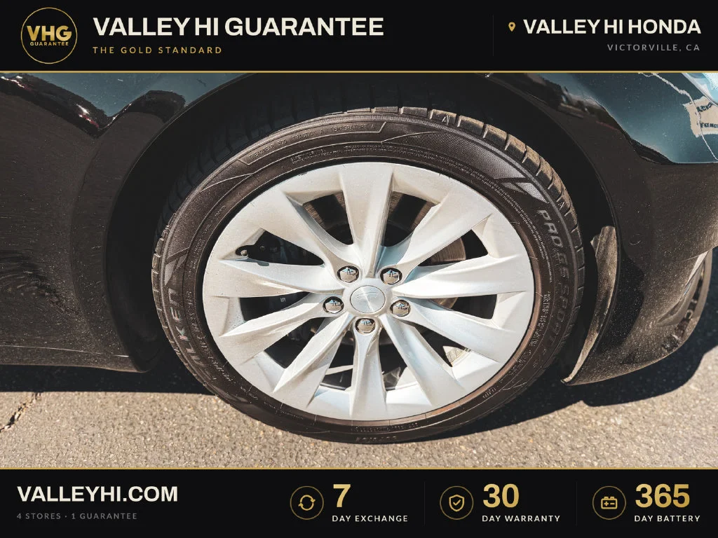 Used 2018  Tesla  image 11