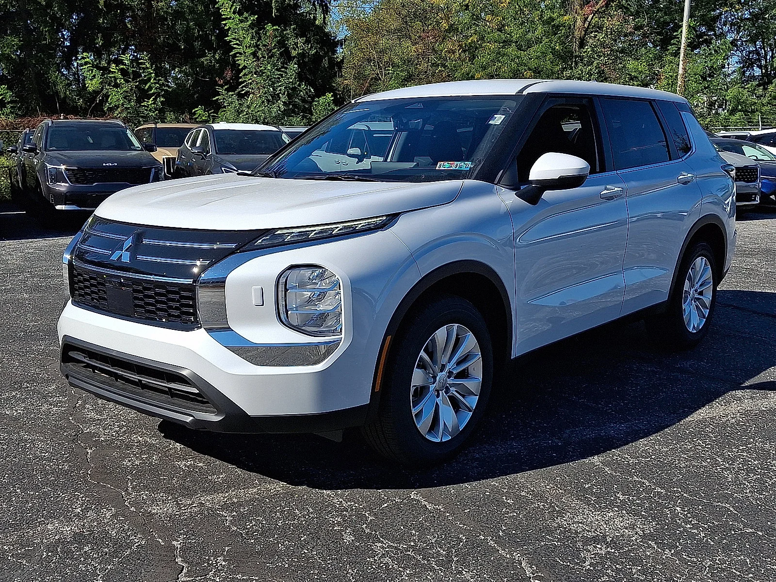 New 2026 White Mitsubishi ES image 4