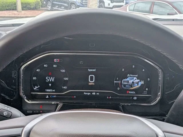 Used 2024 Summit White GMC Elevation image 29