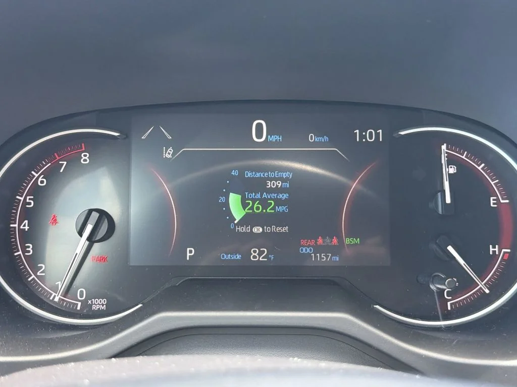 Used 2025 White Toyota XLE image 17