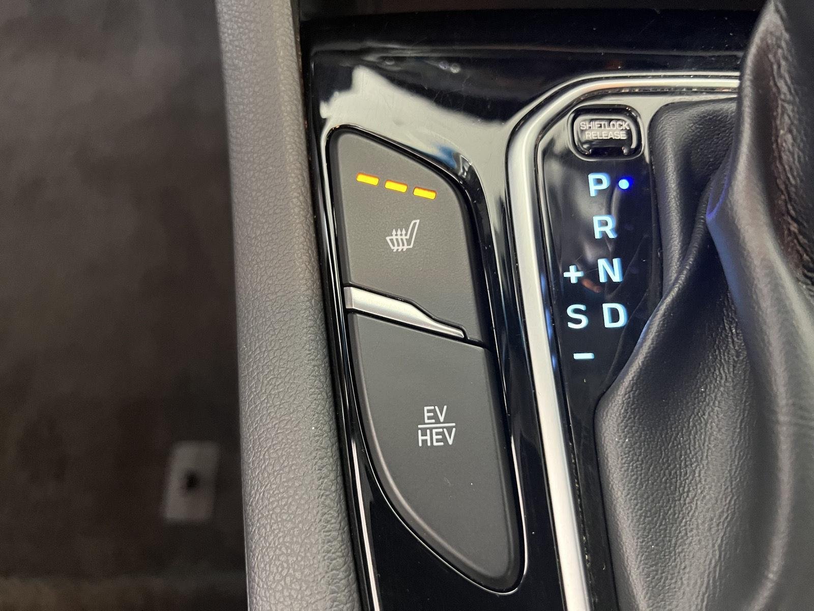 Used 2019 Ceramic White Hyundai Limited image 19