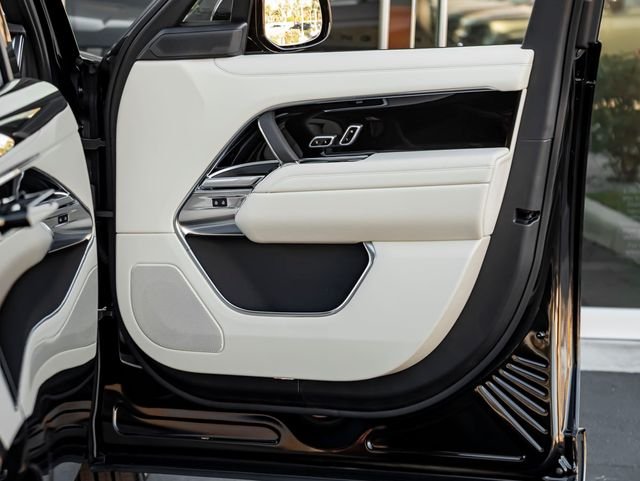 New 2026 Santorini Black Land Rover SE image 28