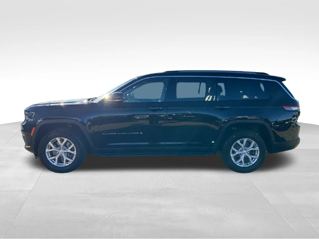 Used 2024 Black Jeep Limited image 2