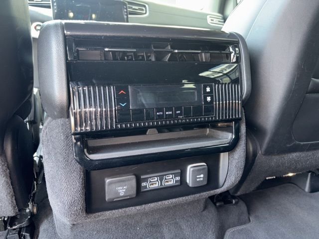 2024 Jeep Wagoneer L Series I - Photo 13