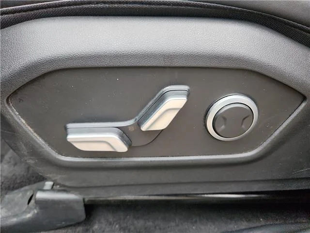 Used 2026 Gray Hyundai SEL Front-Wheel Drive image 12