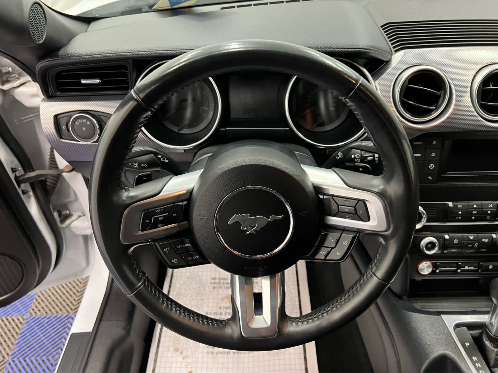 Used 2021 Oxford White Ford GT image 19