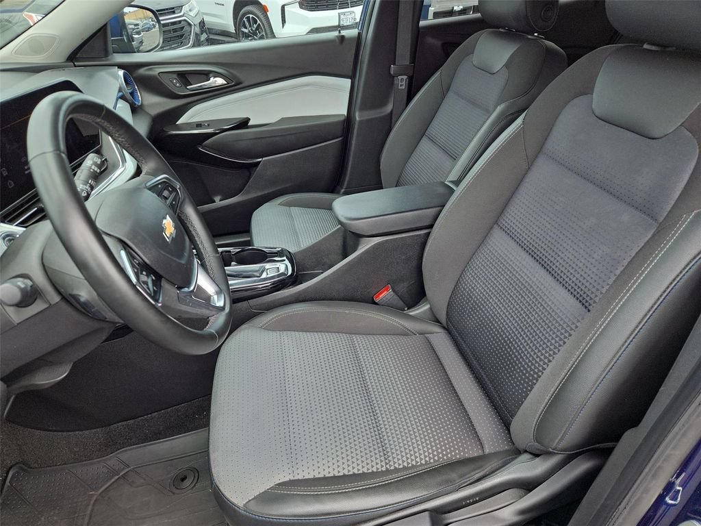 2024 Chevrolet Trax LT - Photo 11