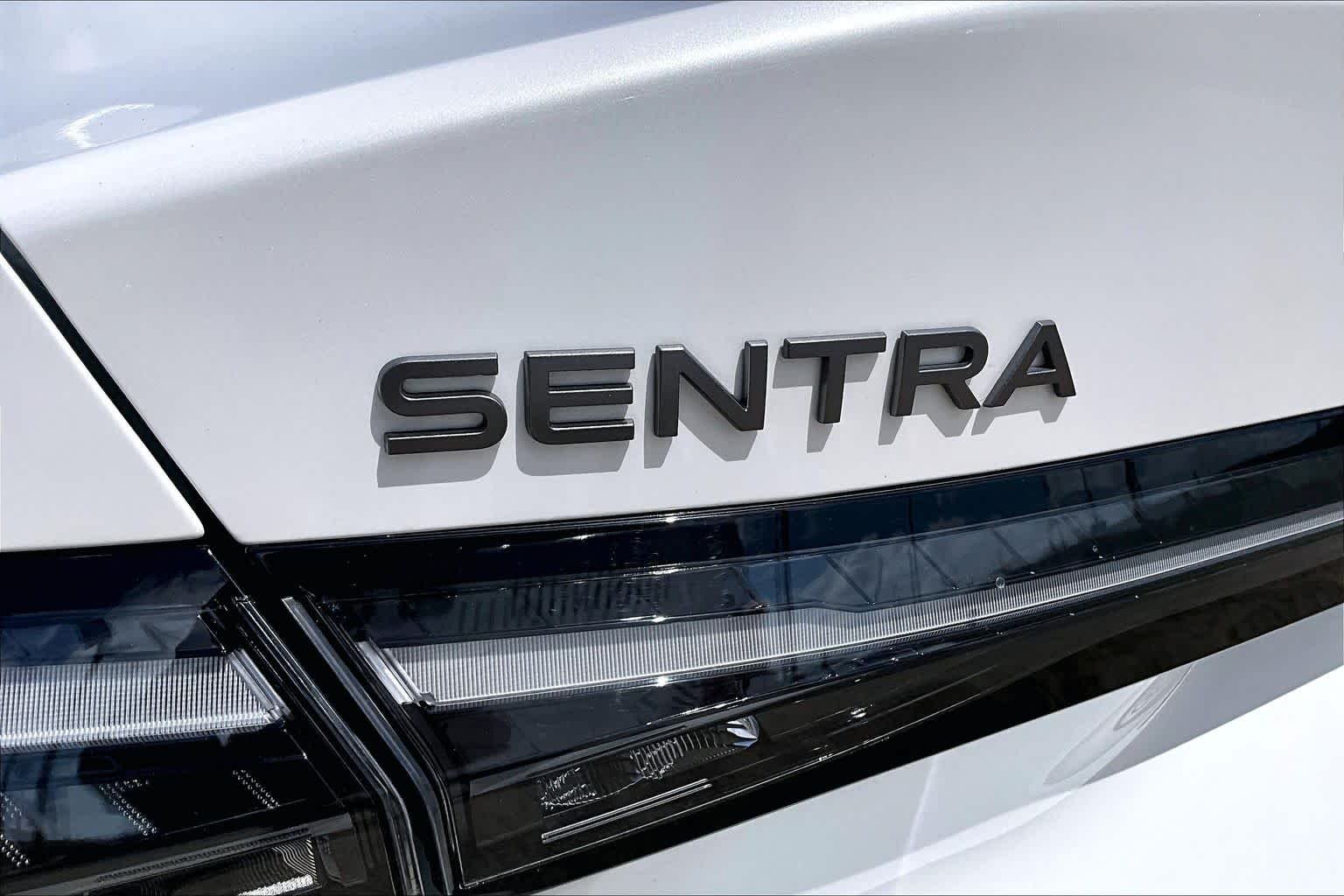 Used 2026 Aspen White Tricoat Nissan SL image 31