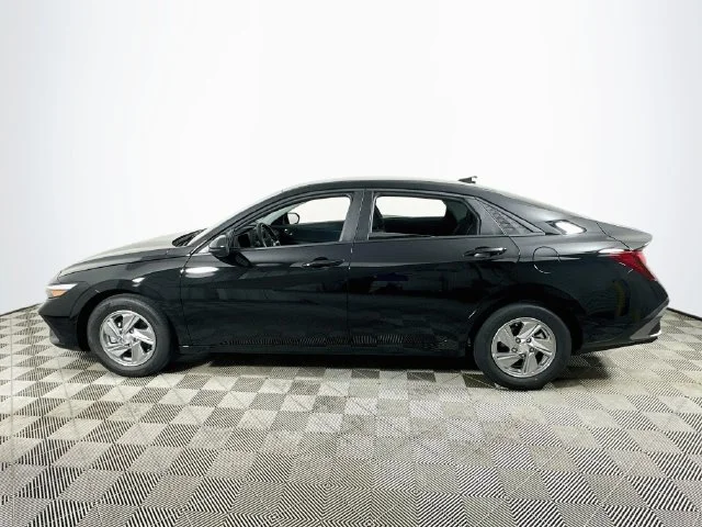 New 2026 Black Hyundai SE image 6