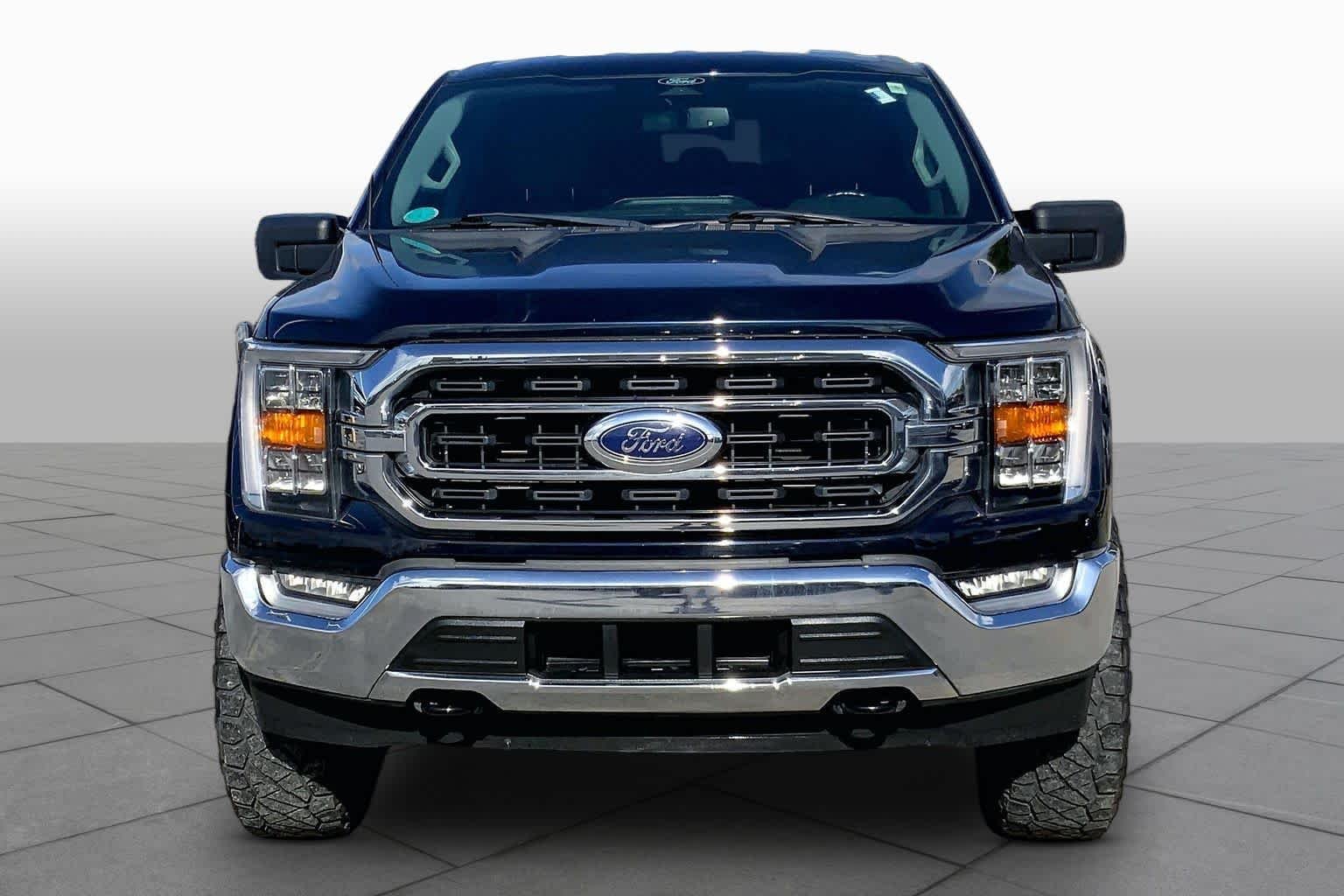 Certified Used 2022 Antimatter Blue Metallic Ford XLT image 4