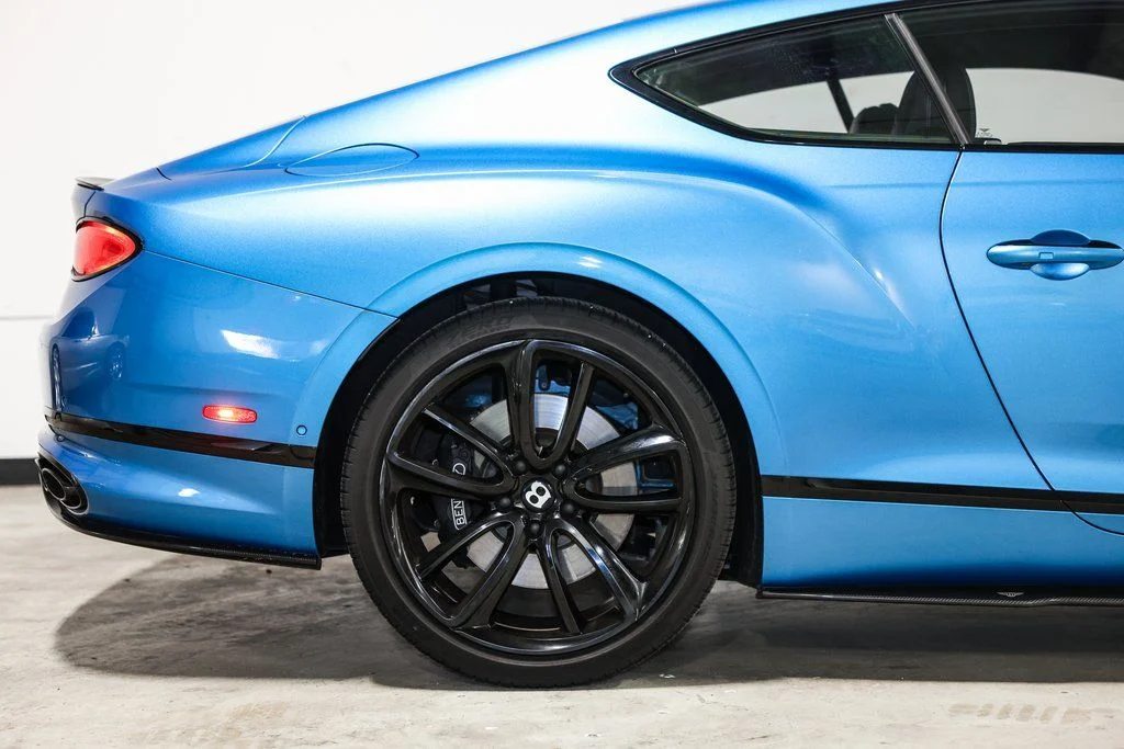 Used 2020 Blue Bentley V8 image 2