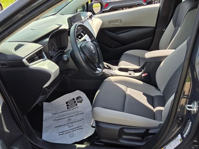 Used 2023  Toyota LE image 5