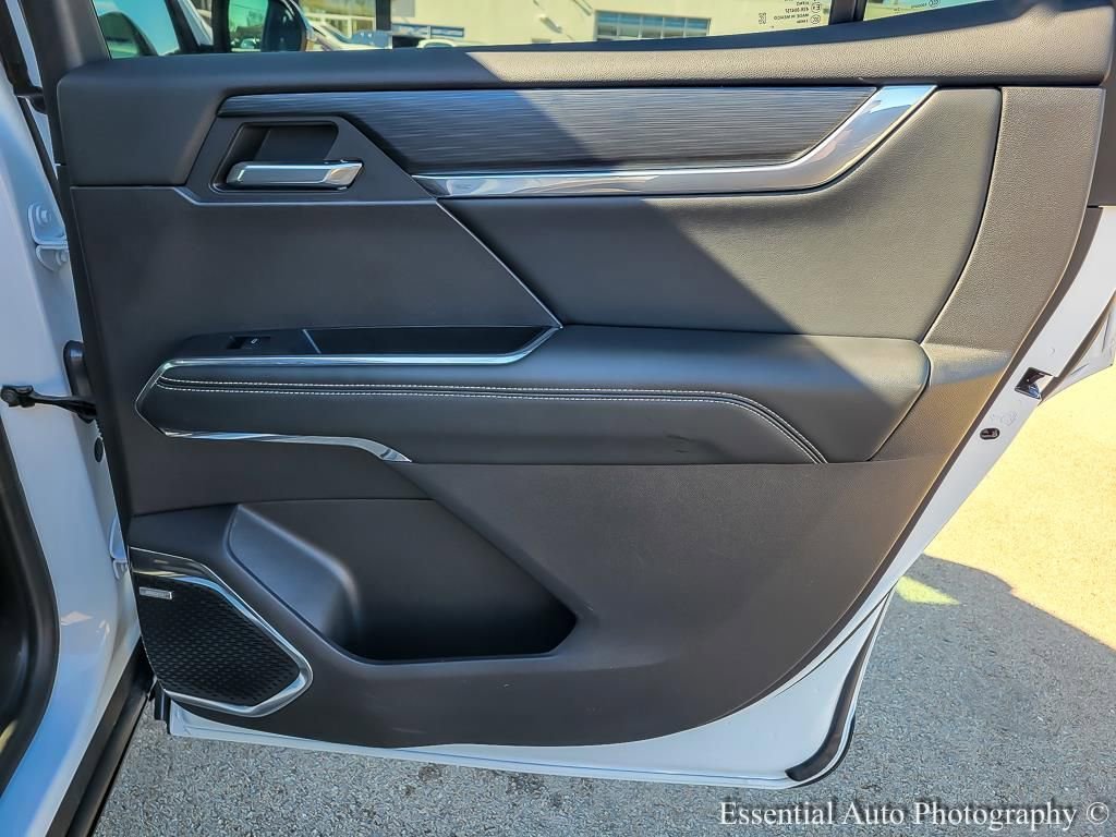 2025 GMC ACADIA - Image 21