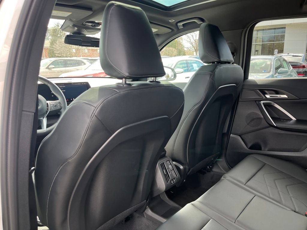 Used 2026 Alpine White BMW xDrive28i image 26
