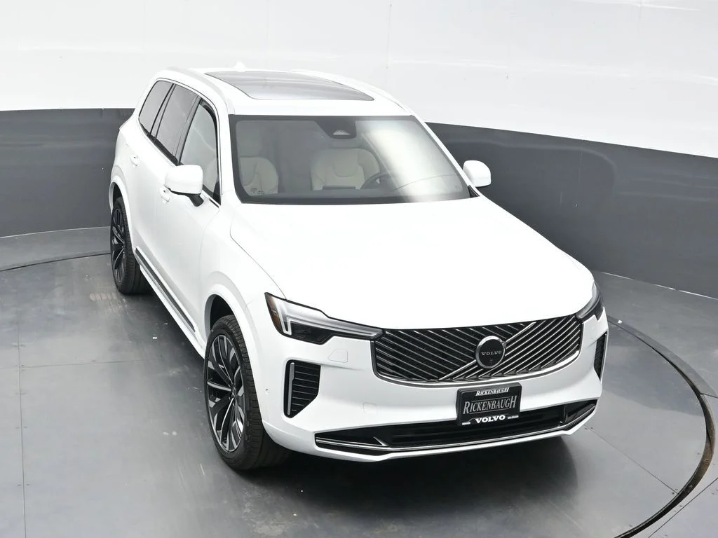 Used 2026 Crystal White Volvo Plus image 31