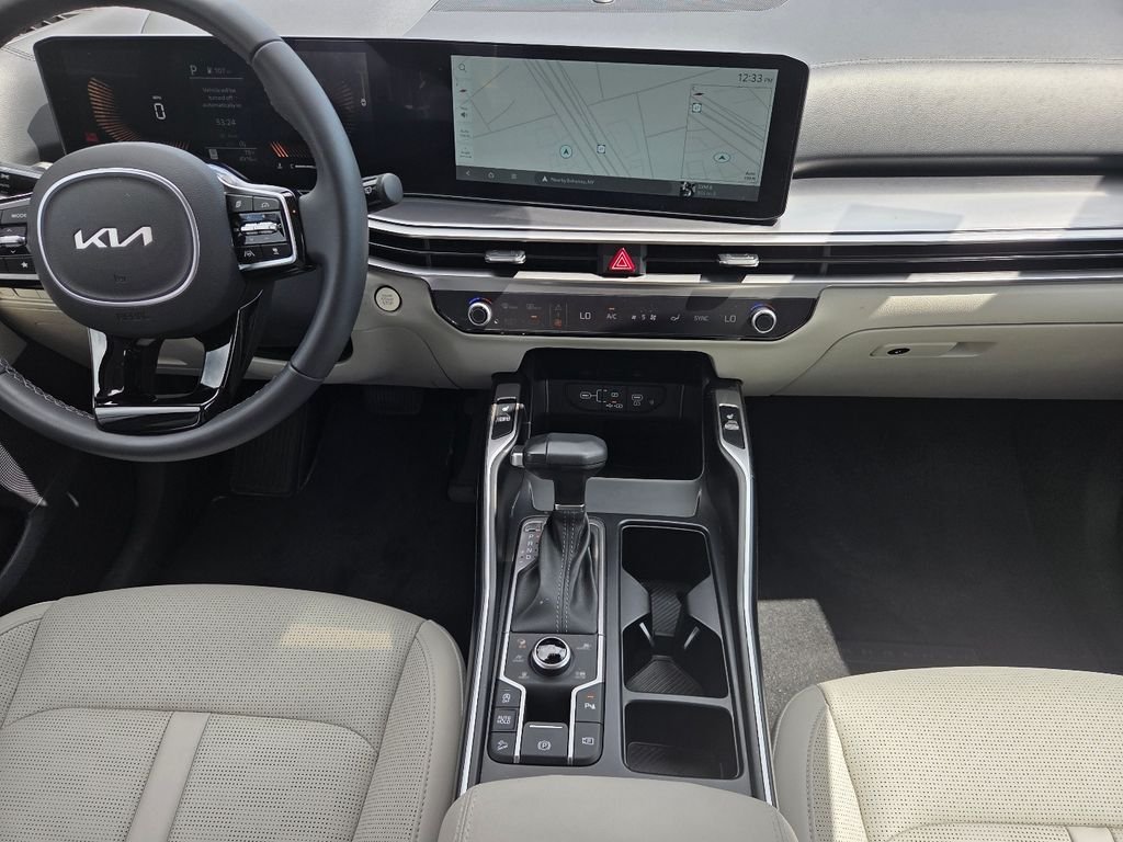 Used 2025 Black Kia S image 15