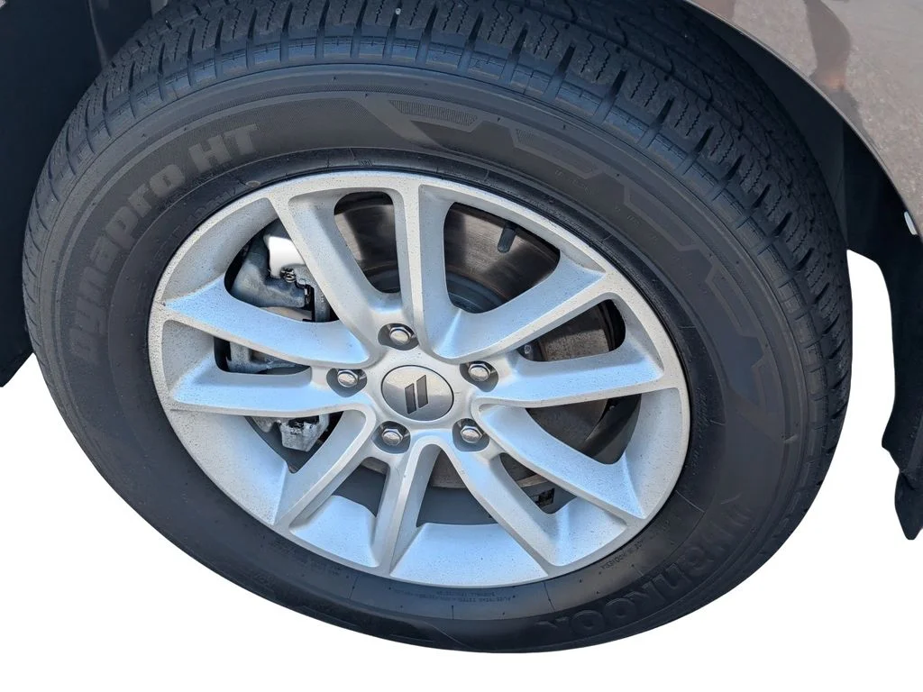 Used 2019 Gray Dodge SE image 12