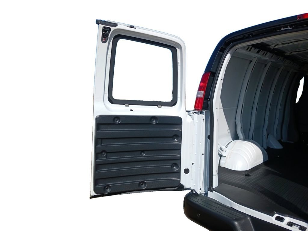 2025 Chevrolet Express Cargo Work Van - Photo 29