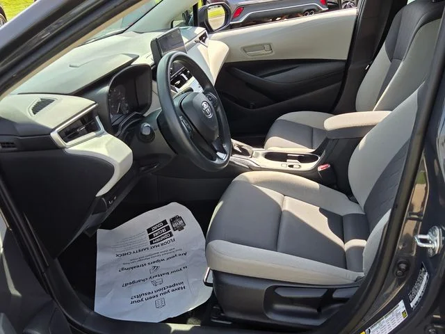 Used 2023  Toyota LE image 5