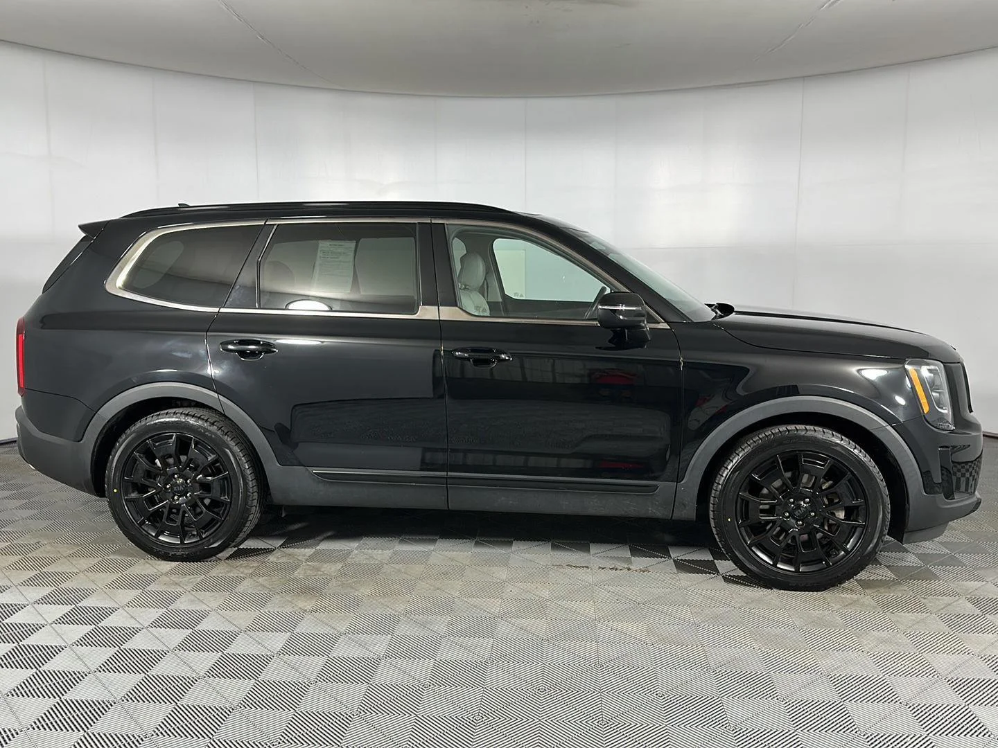 Used 2021 Ebony Black Kia EX image 34
