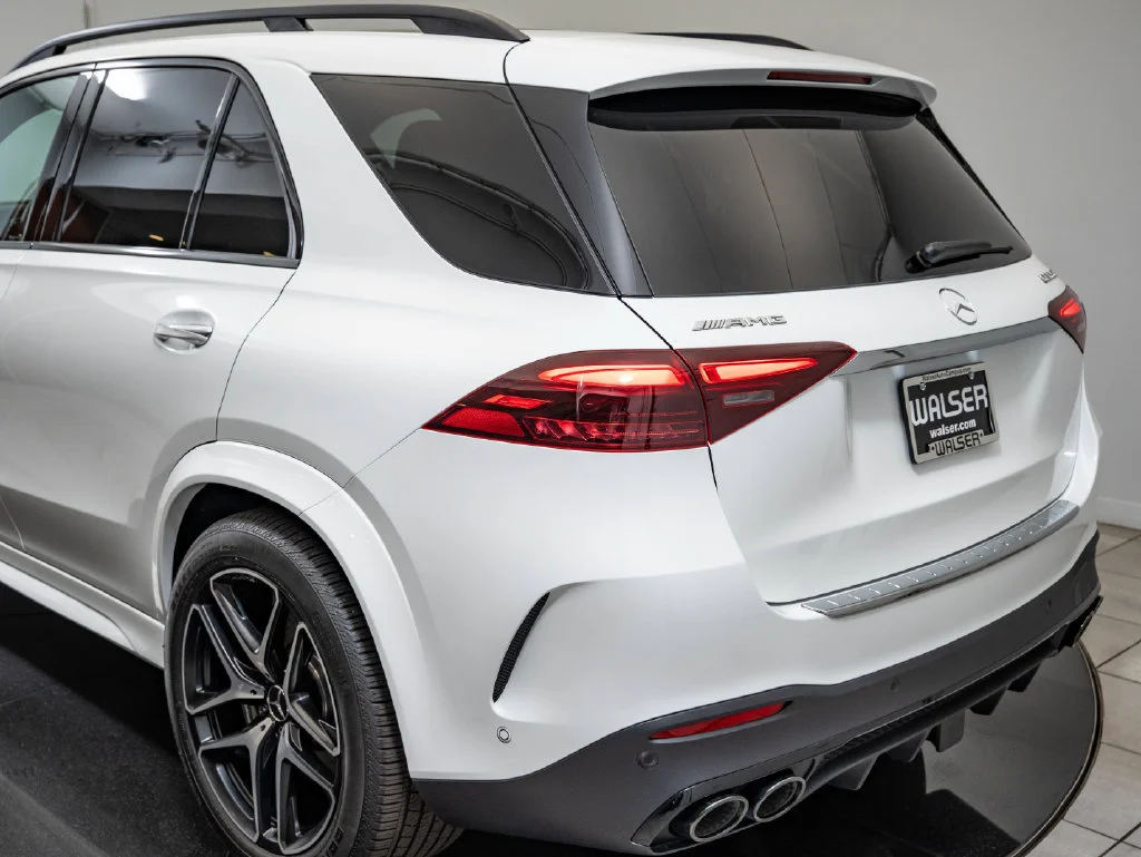Used 2026 Manufaktur Moonlight White Metallic Mercedes-Benz GLE 53 AMG® image 20