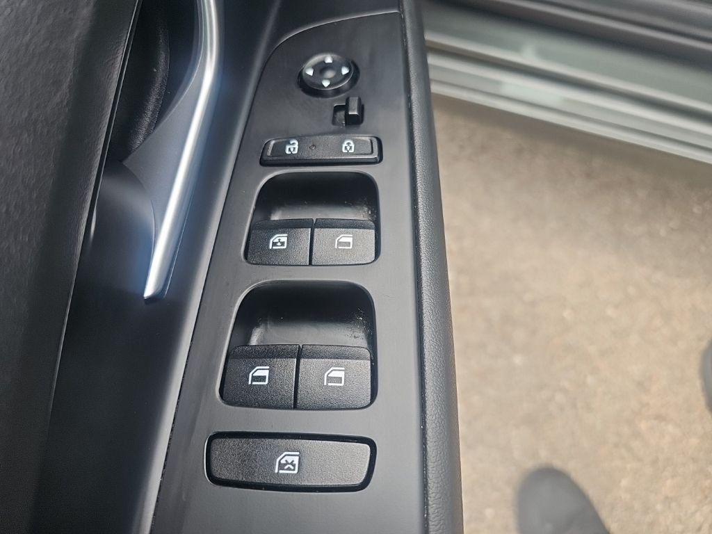 2024 Hyundai Elantra SEL - Photo 12