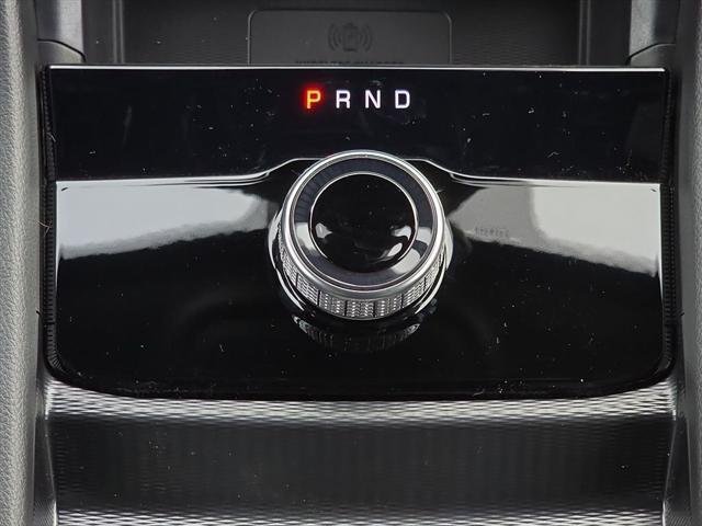 New 2025 Bright White Clear-Coat Exterior Paint Jeep Laredo X image 38