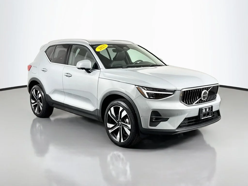 2025 Volvo XC40