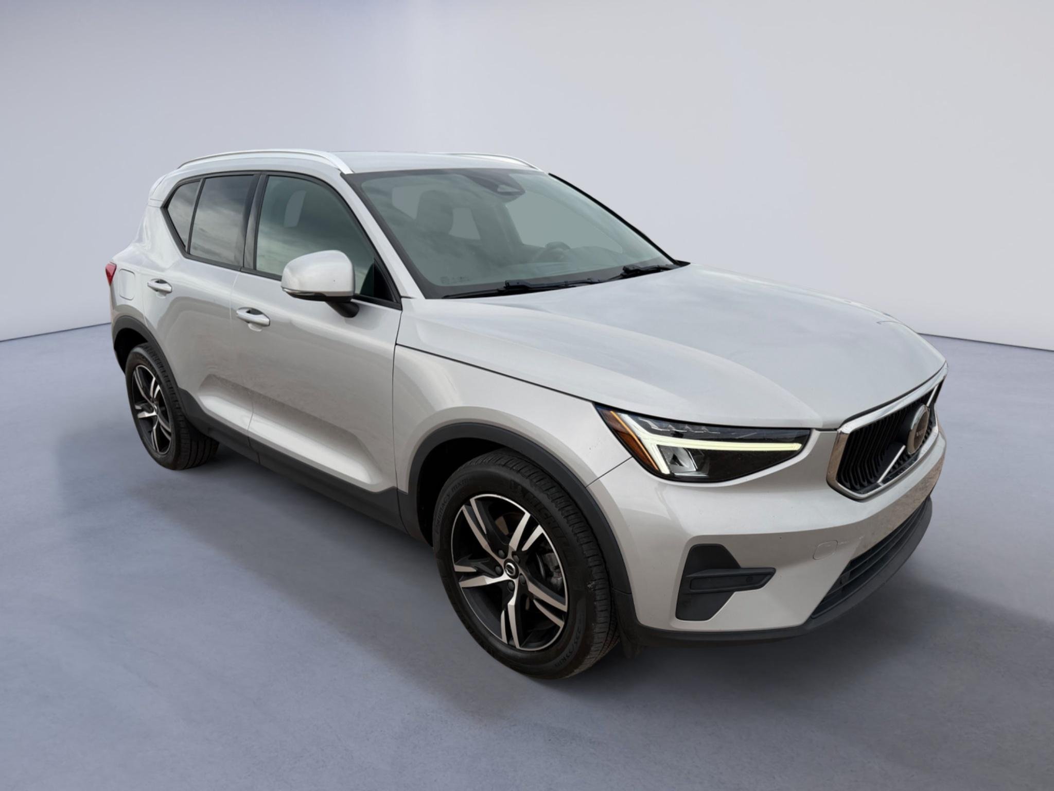 Used 2023 Thunder Grey Metallic Volvo Core image 2