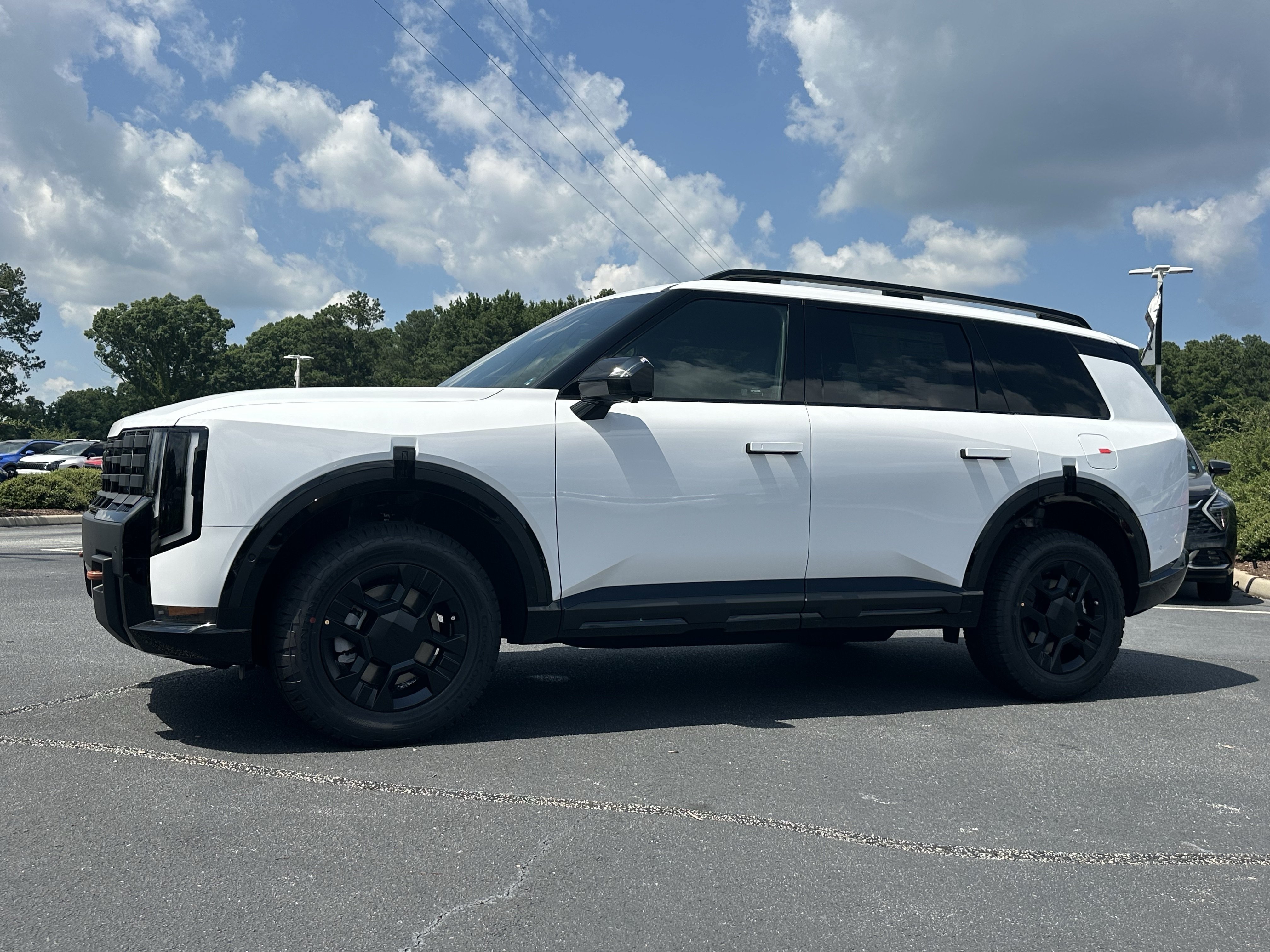 New 2027 Glacial White Pearl Kia X-Pro SX Prestige image 4