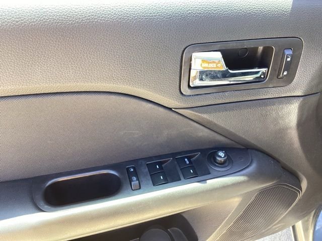 Used 2012 Blue Ford SE image 21