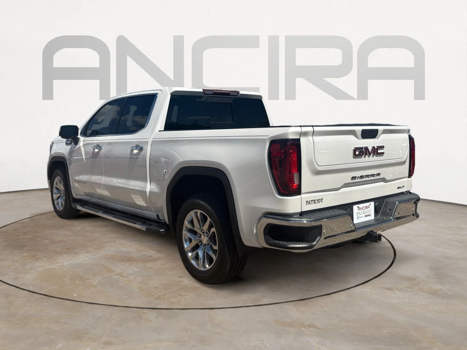 Used 2021 White Frost Tricoat GMC SLT image 8