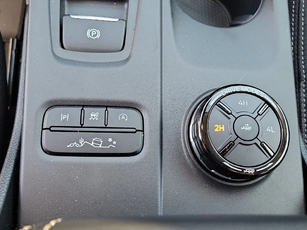 New 2026 Marsh Gray Ford XLT image 21
