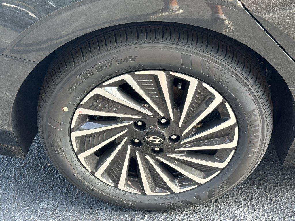 New 2026 Gray Hyundai SEL image 17