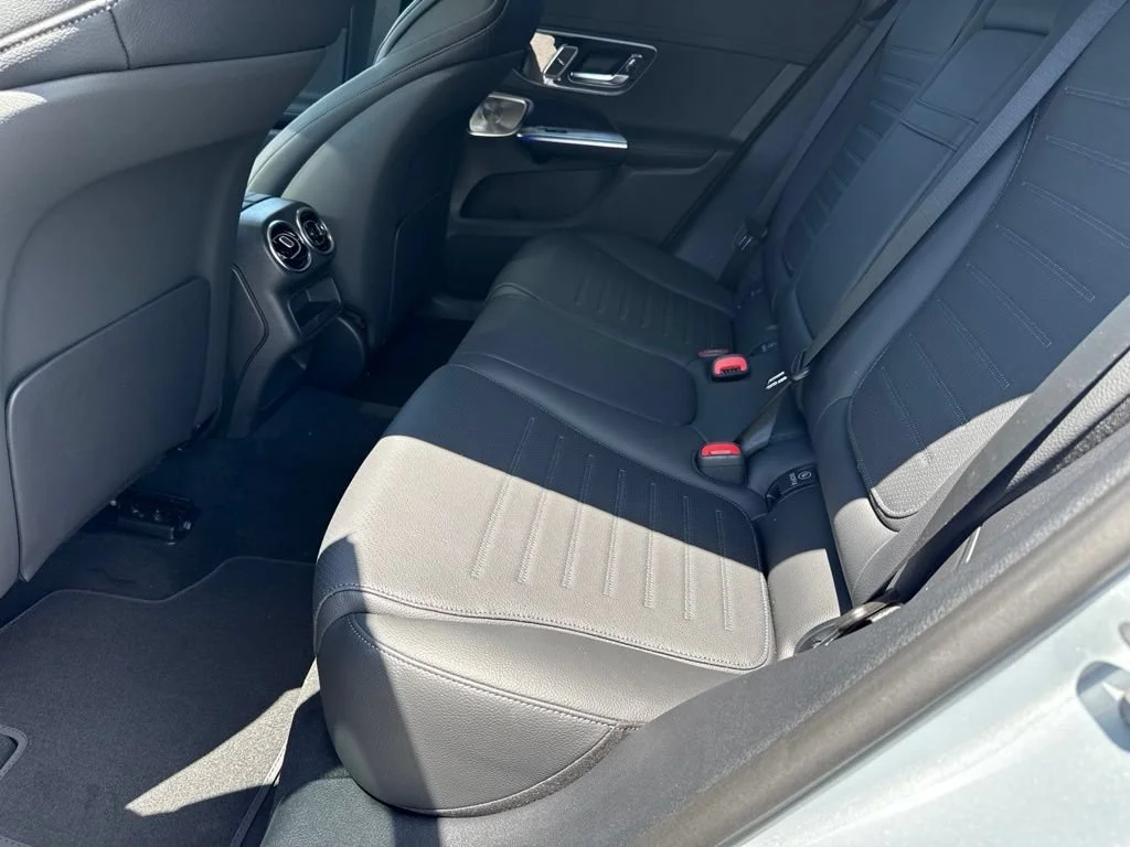 New 2026 Cirrus Silver Metallic Mercedes-Benz GLC 300 image 17
