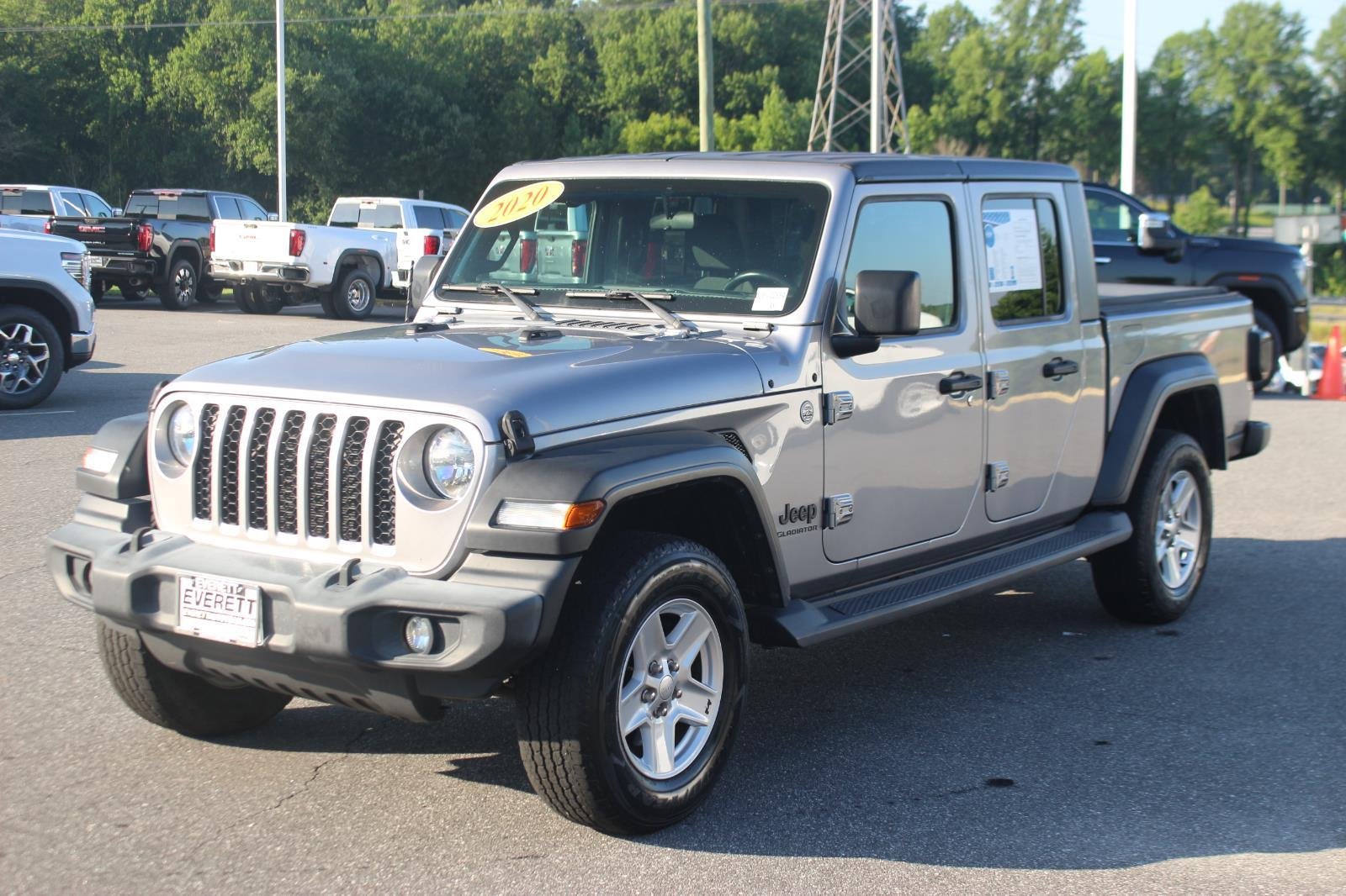Used 2020 Silver Jeep Sport S image 3