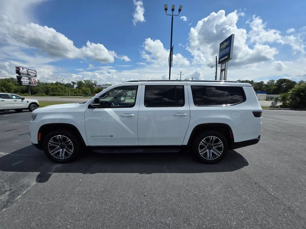 Used 2023 White Jeep Series II image 2