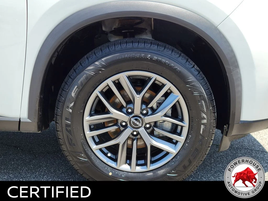 Used 2023 White Nissan S image 12