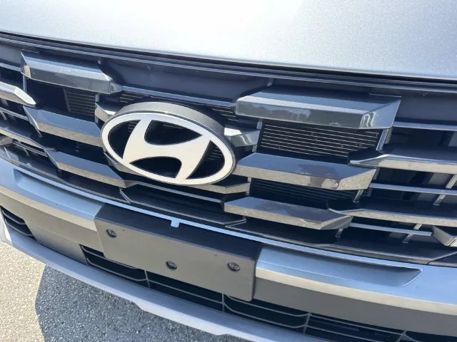 Used 2025 Silver Hyundai SEL image 6
