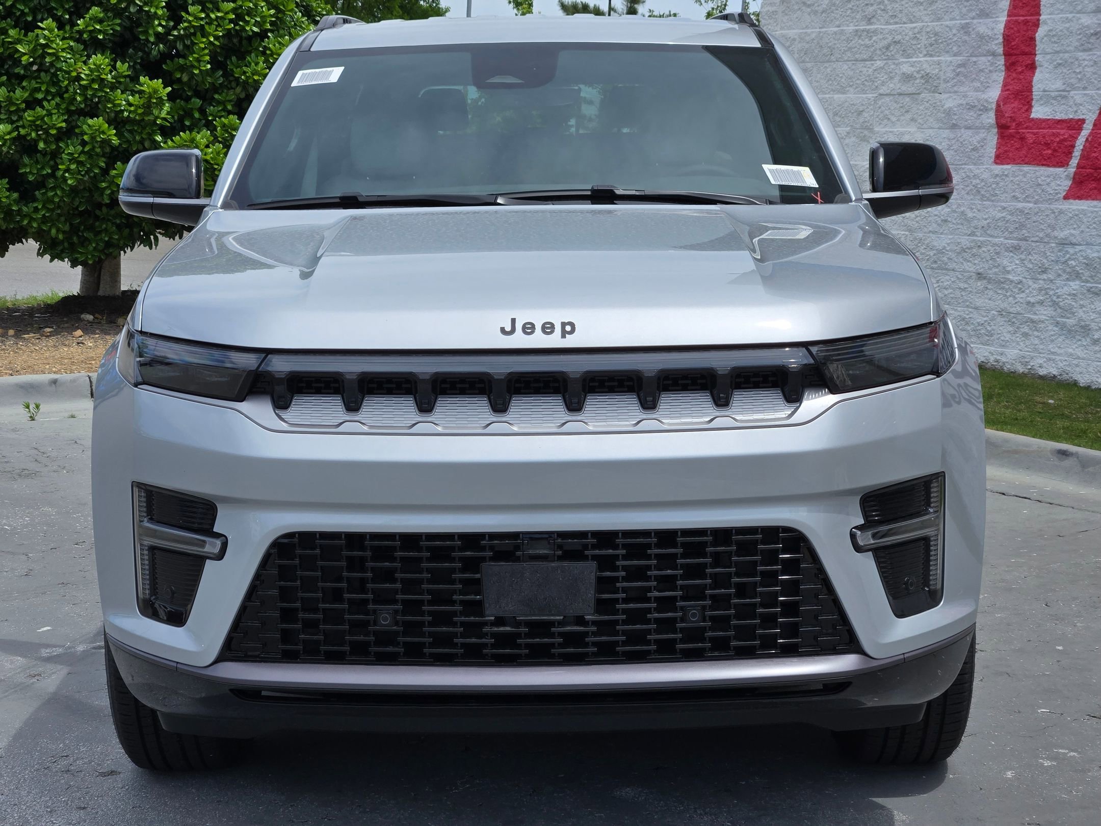 New 2026 Silver-Zynith Exterior Paint Jeep  image 2