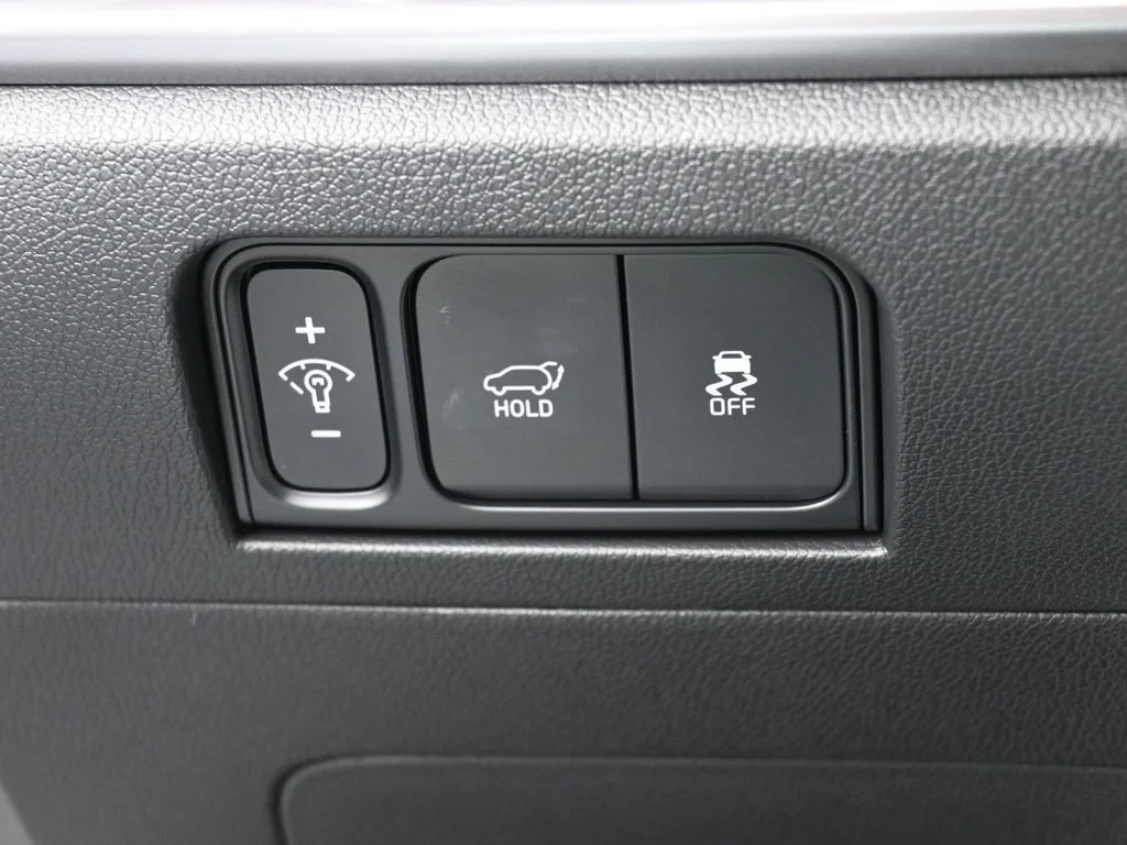 Used 2025 Glacial White Pearl Kia EX image 16