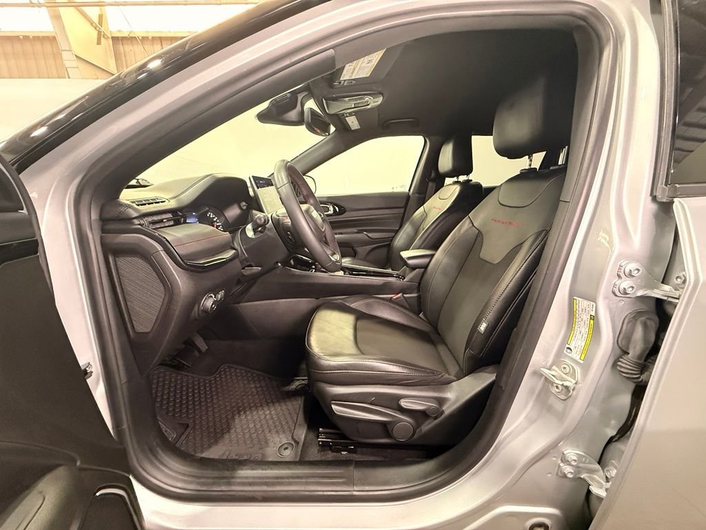 Used 2024 Silver Jeep Trailhawk image 17