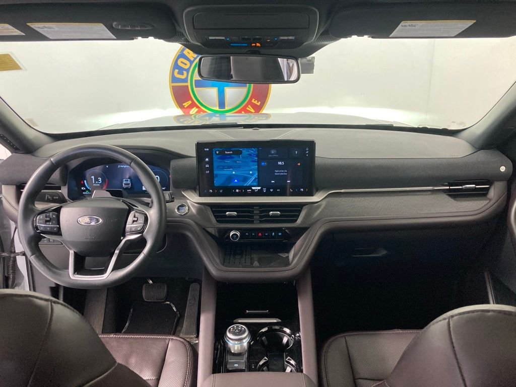 Used 2025 White Ford Platinum image 7
