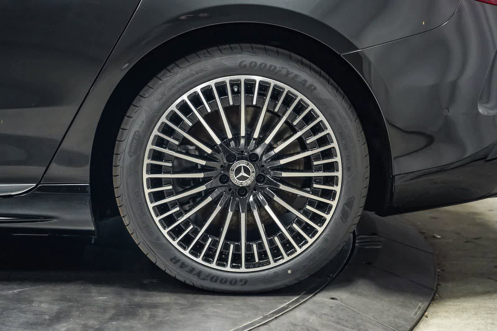 New 2026 Graphite Grey Metallic Mercedes-Benz EQS 450+ image 10