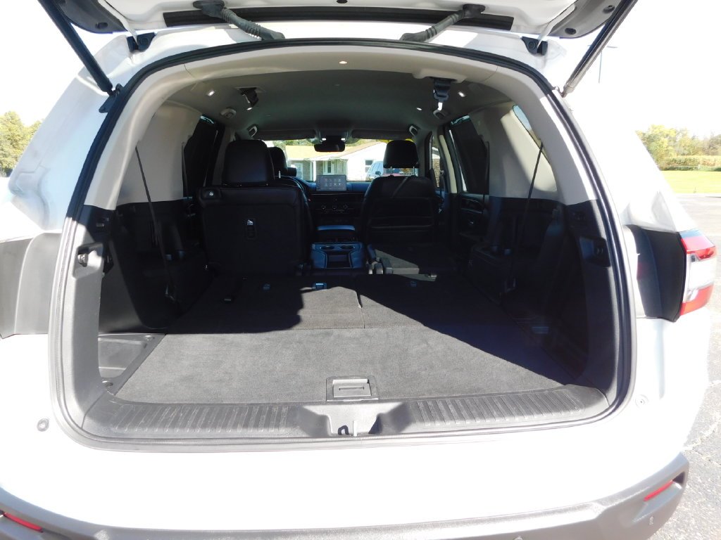 Certified Used 2025 Platinum White Pearl Honda EX-L image 29