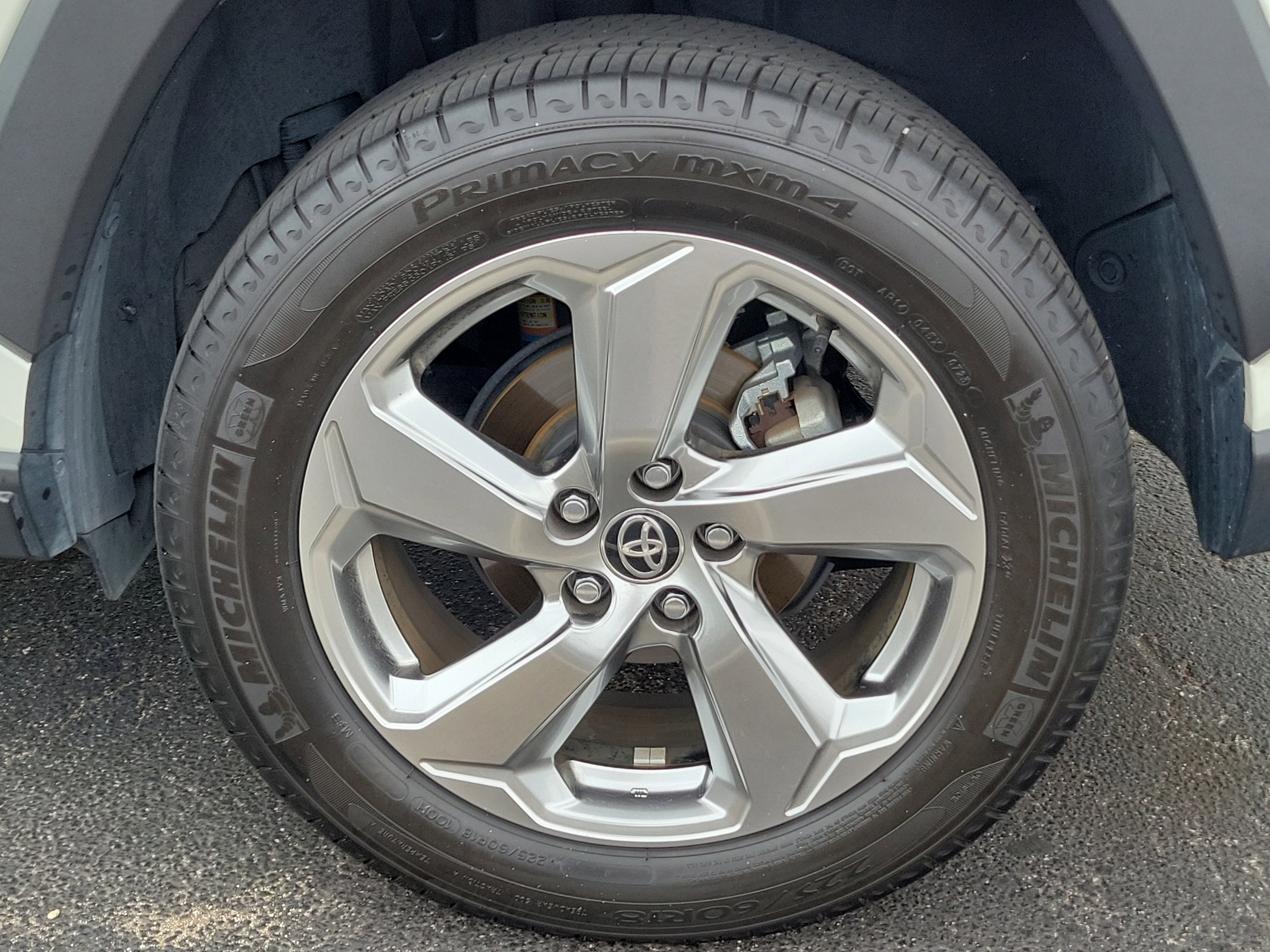 Used 2021 Blizzard Pearl Toyota Hybrid XLE Premium image 5