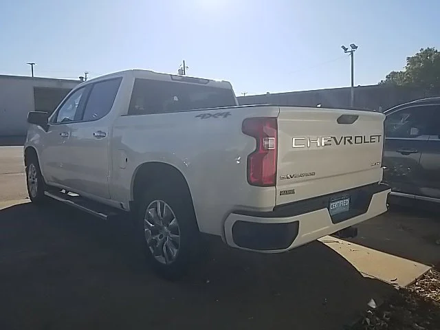 Used 2020 White Chevrolet Custom image 17